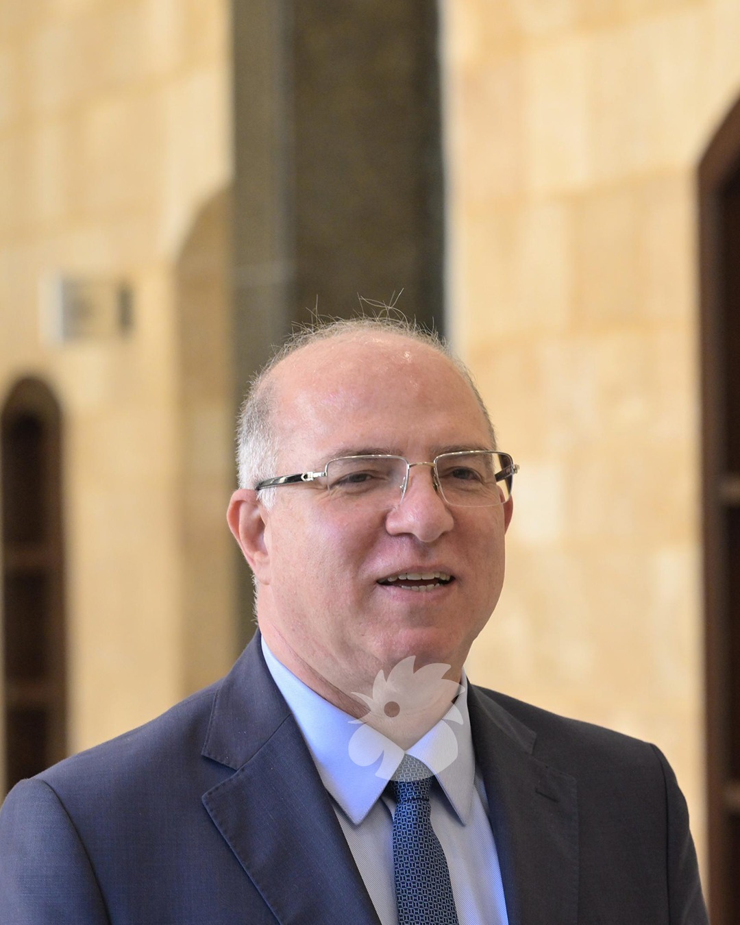 وزير العمل محمد حيدر (نبيل اسماعيل)