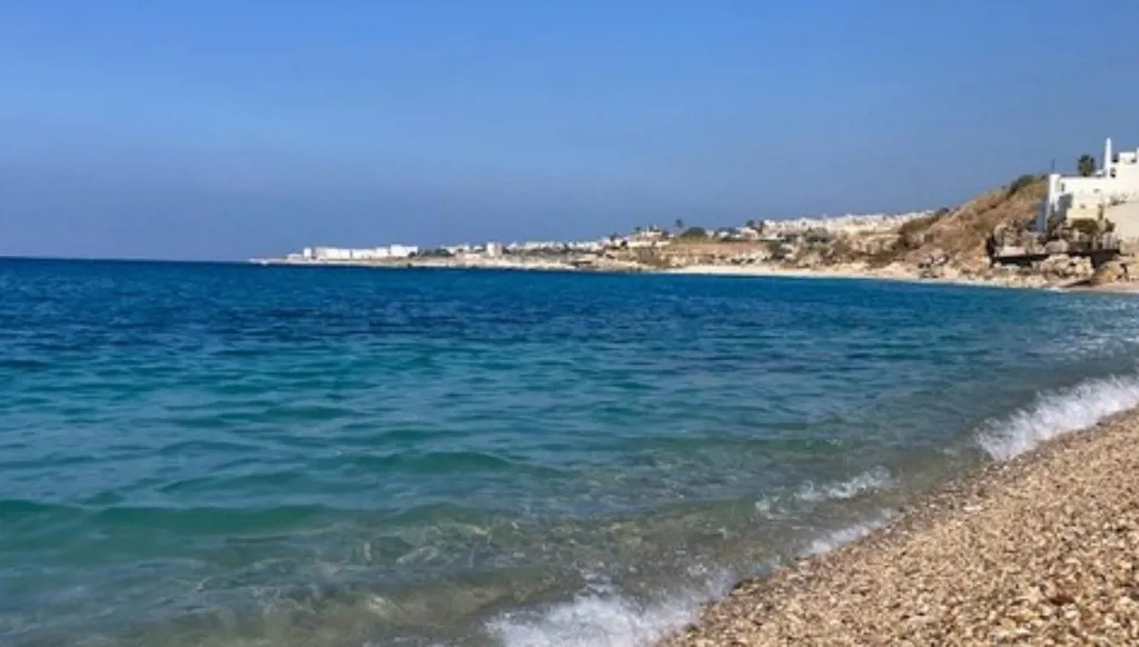 شاطئ جبيل (إكس).