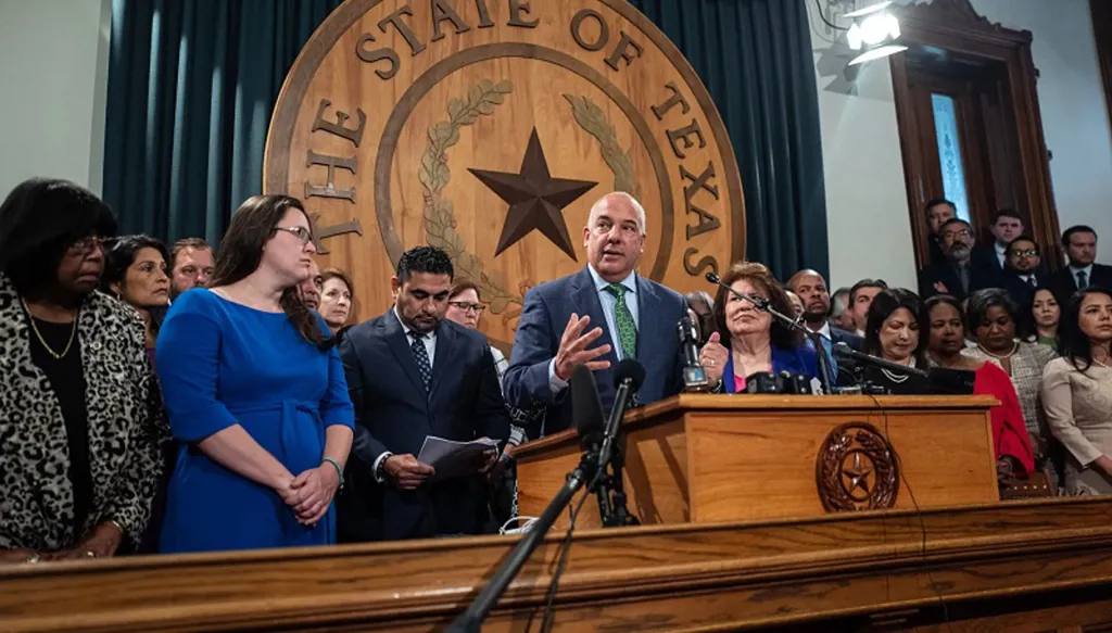 قانون متنازع عليه... نواب تكساس الديموقراطيون يغادرون الولاية لتجنب التصويت