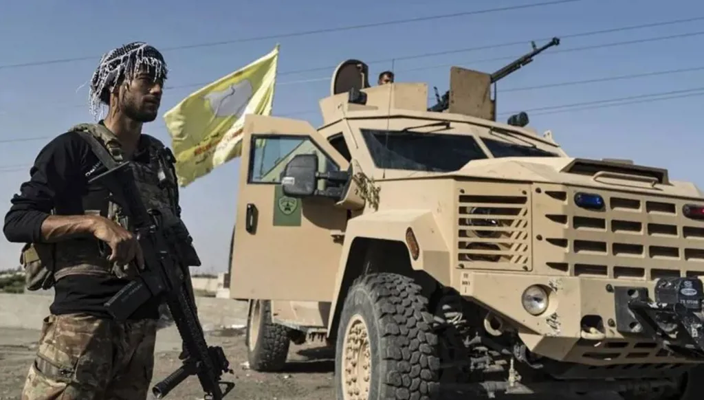 عنصر من قسد (أرشيفية).