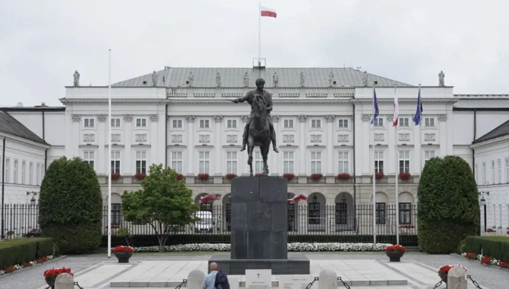 ترامب سعى للتأثير عليها... الانتخابات الرئاسية في بولندا مقياس لموجة الشعبوية في أوروبا