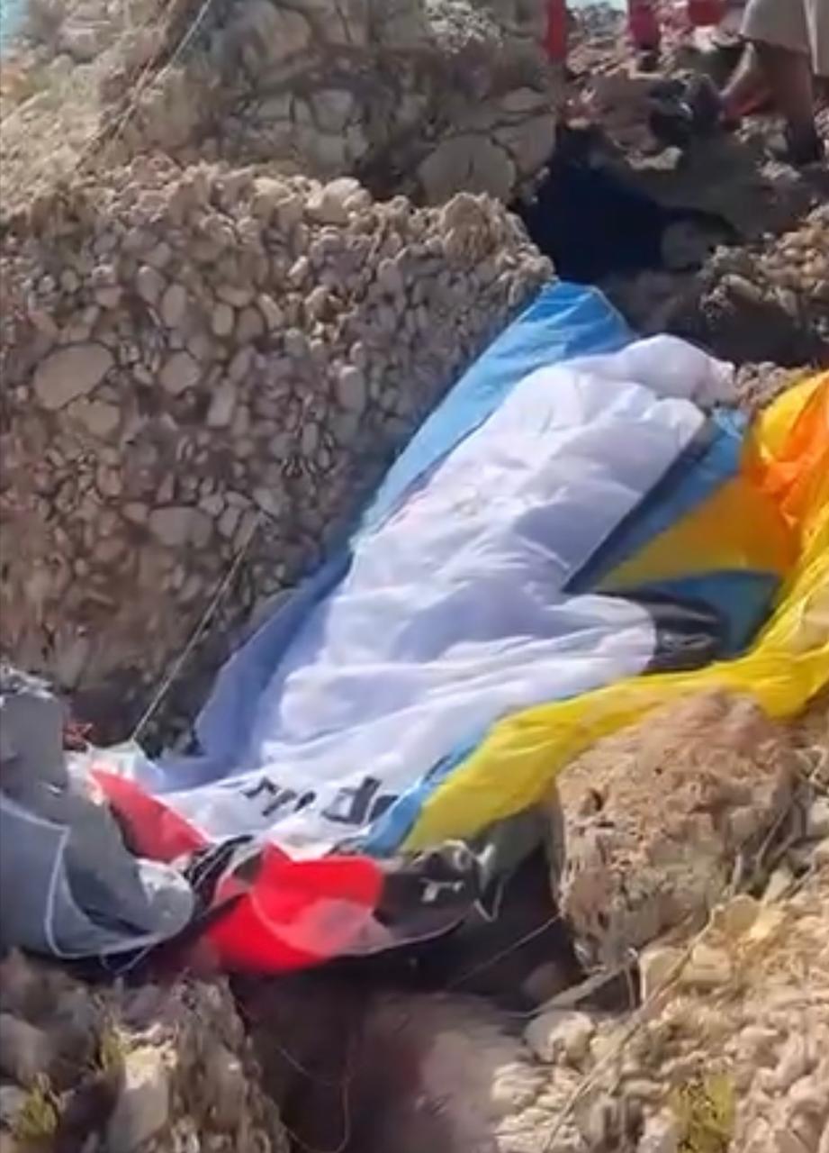 سقوط شخص في جبيل أثناء ممارسة paragliding.