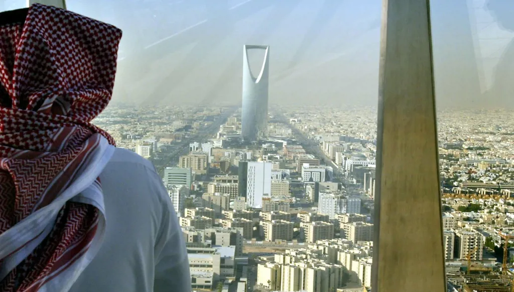 الخلاف بين السعودية وPWC يهوي بأعمال الشركة وأرباحها في المنطقة