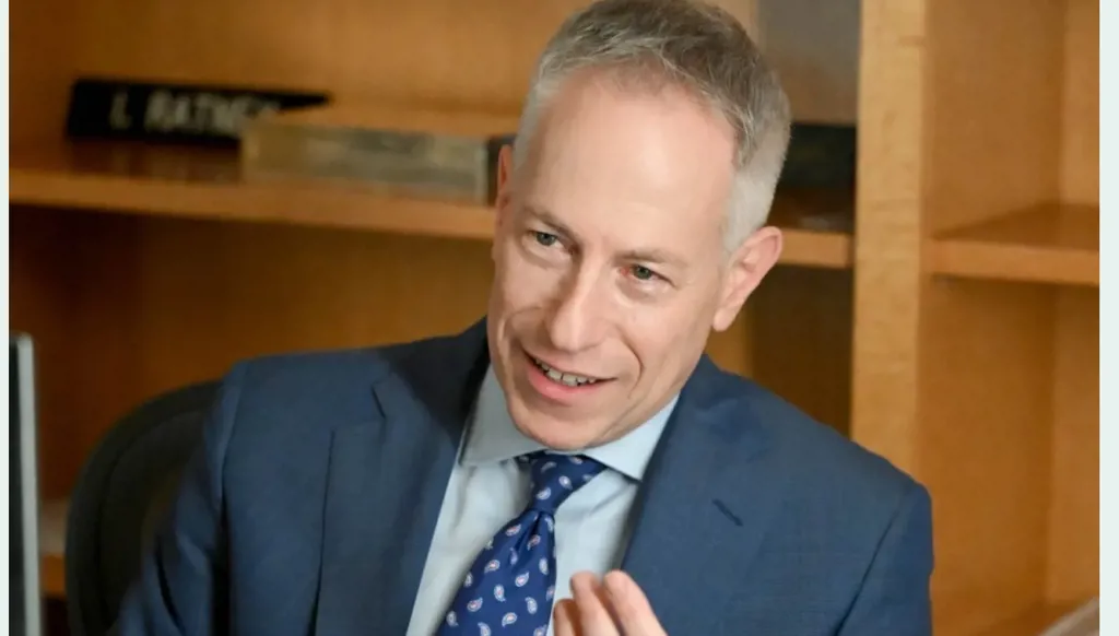 السفير الأميركي السابق في السعودية مايكل راتني لـ"النهار":  ترامب لا يريد مواجهة مع إيران وحل الخلاف الخليجي رهن بالوقت