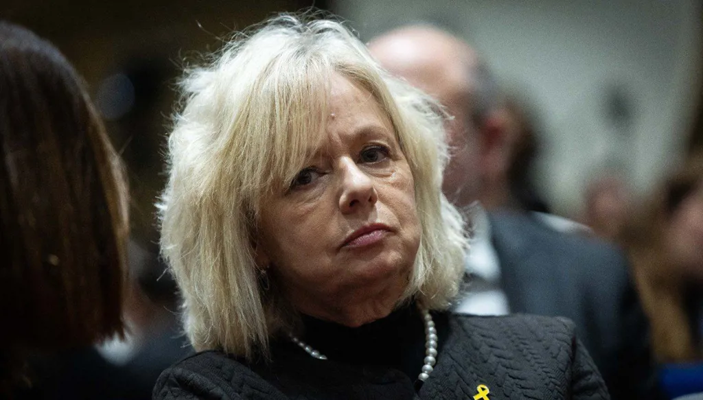 الحكومة الإسرائيلية تصدق على حجب الثقة عن المستشارة القضائية