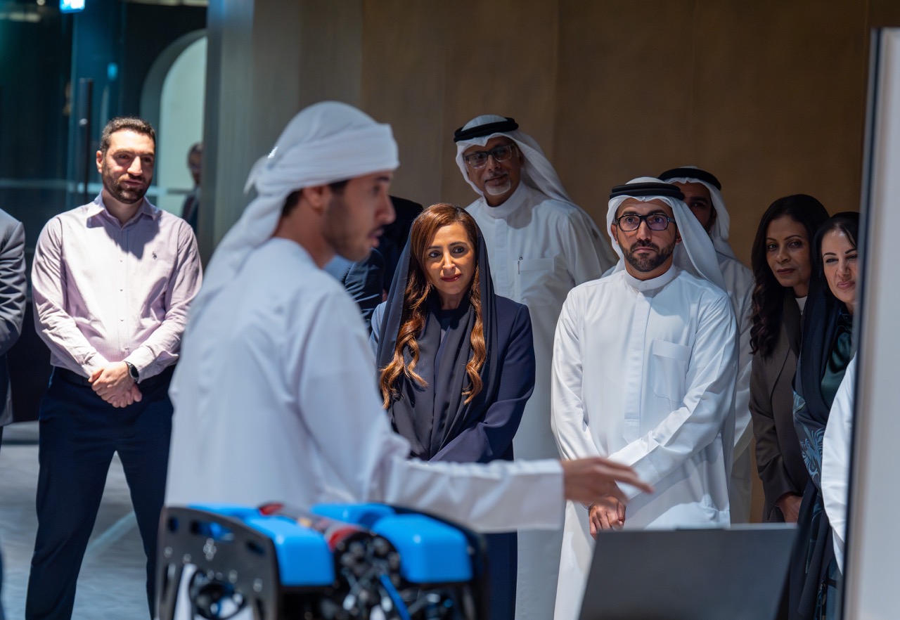 جانب من الاجتماع الختامي للمجلس الاستشاري للتطوير والتواصل المجتمعي.