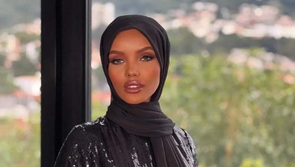 حليمة عدن في "أسبوع الموضة في أبوظبي" لـ"النهار": الأزياء المحتشمة قد تكون جميلة وراقية و...مثيرة قليلاً!  (فيديو)