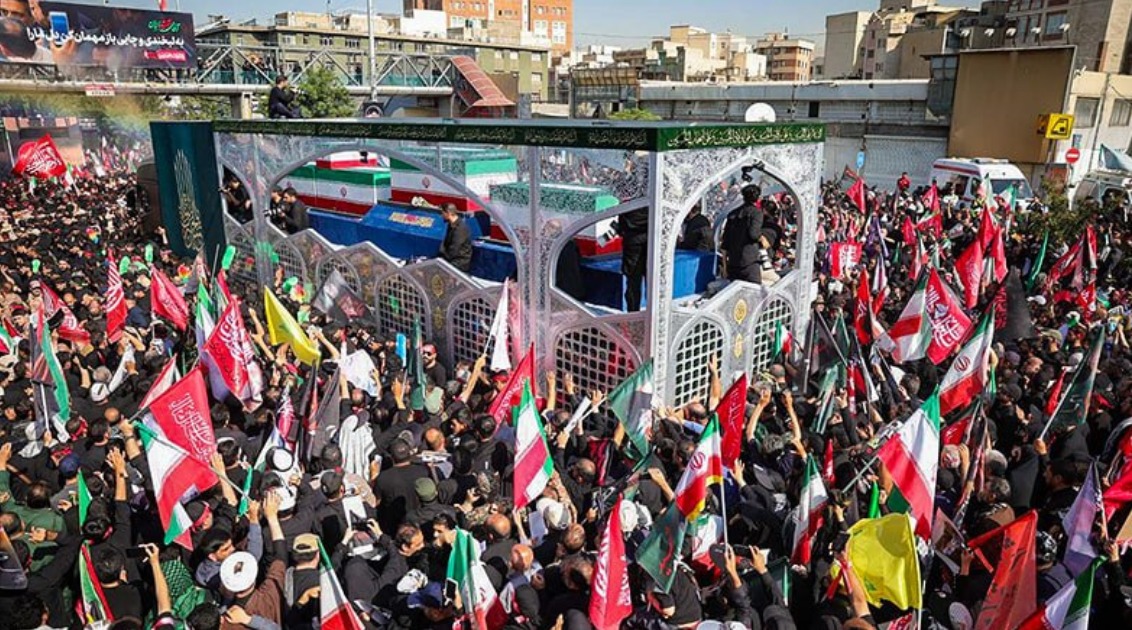  انطلاق موكب جنازة خامنئي في طهران (تسنيم).