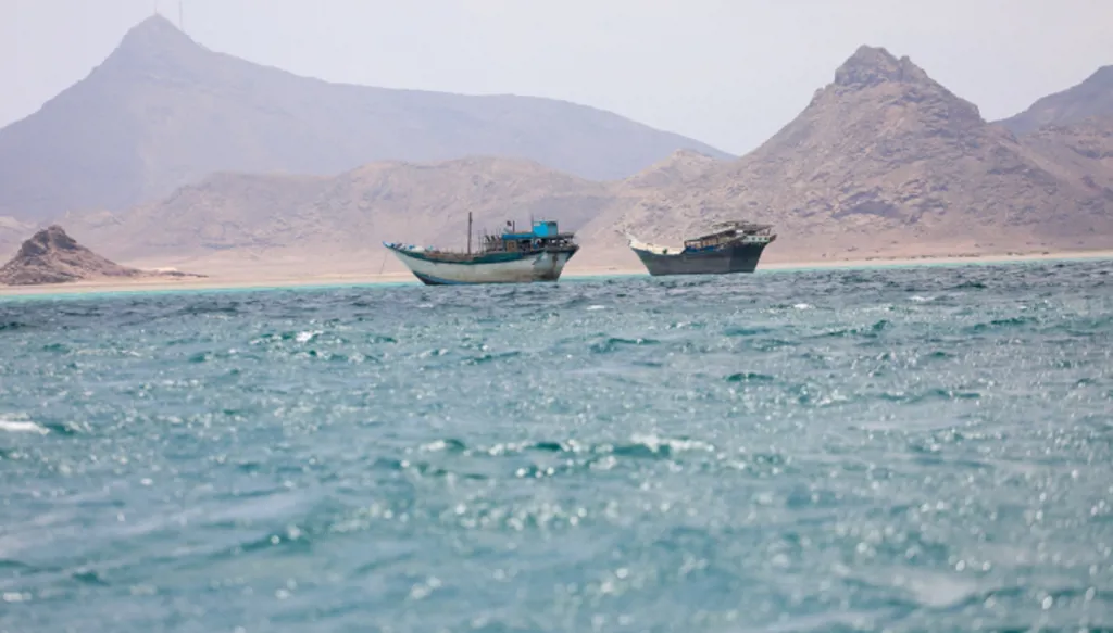 قطر تُحذر: إغلاق مضيق باب المندب سيكون "كارثياً"