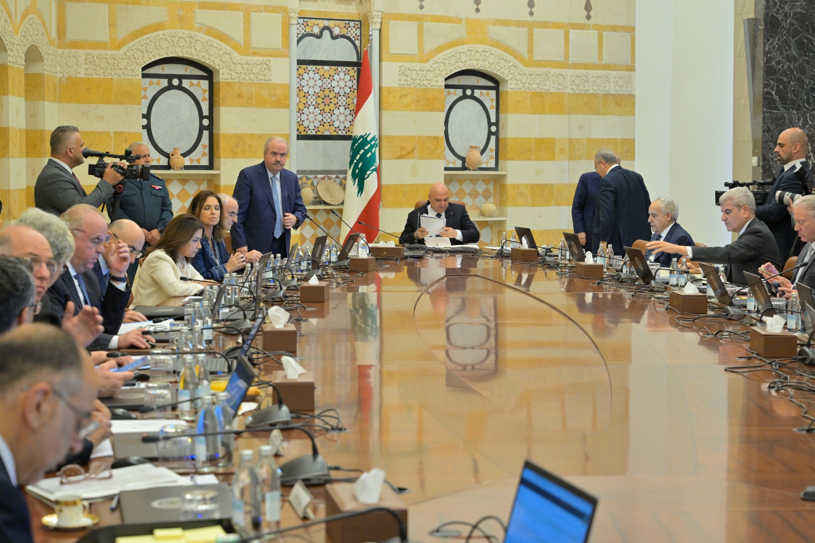 جلسة لمجلس الوزراء (نبيل اسماعيل).