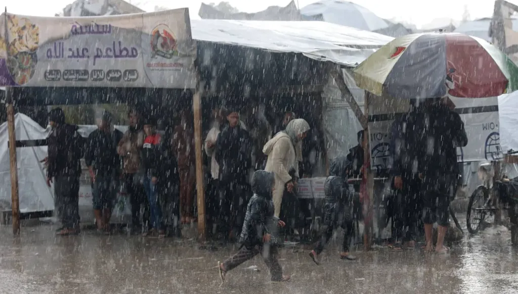 "اليونيسيف": أطفال غزة ضحايا الظروف الشتوية القاسية