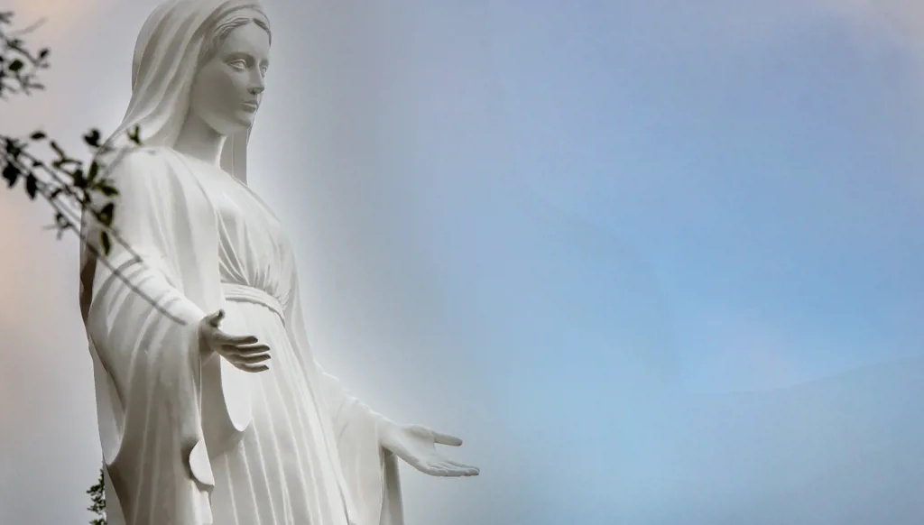 تبريك تمثال "سيّدة الصخور" في حياطة ووضعه بالطوافة بالتعاون مع قيادة الجيش