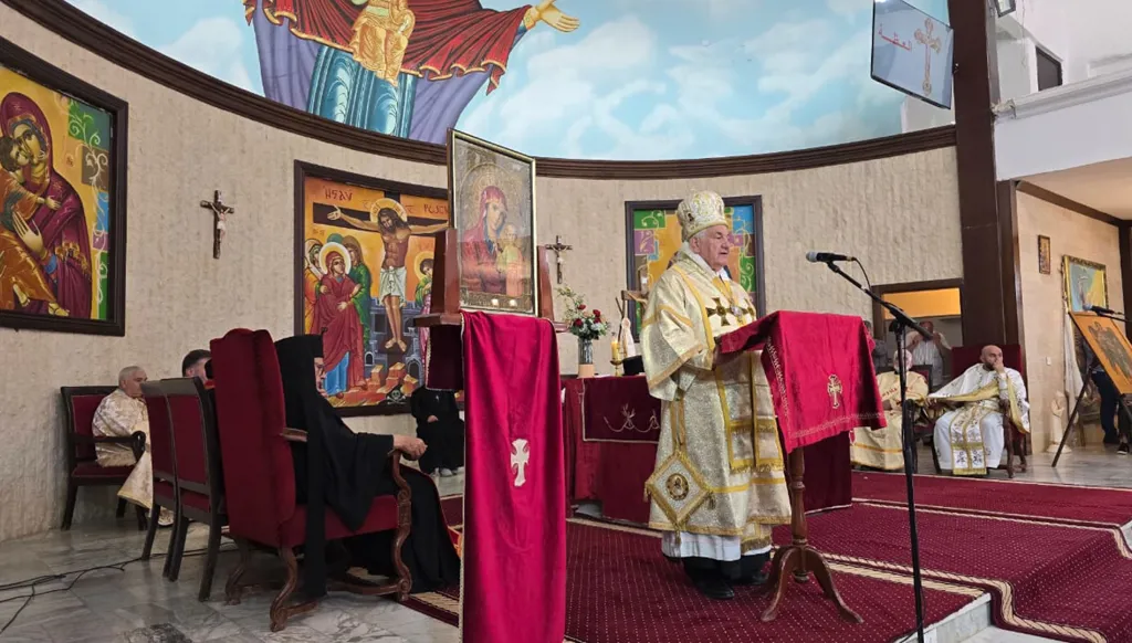 المطران فرحا يترأس قداس الأحد في القاع في زيارته الرعوية الأولى: أنتم أبناء الرجاء لا أبناء اليأس