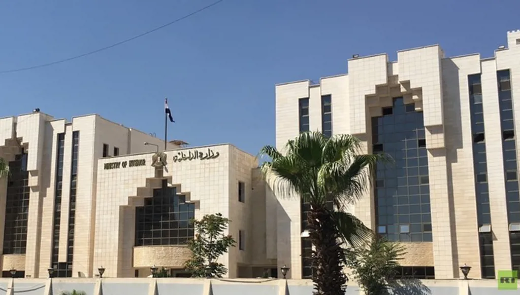 الداخلية السورية تضبط أسلحة وذخائر معدّة للتهريب