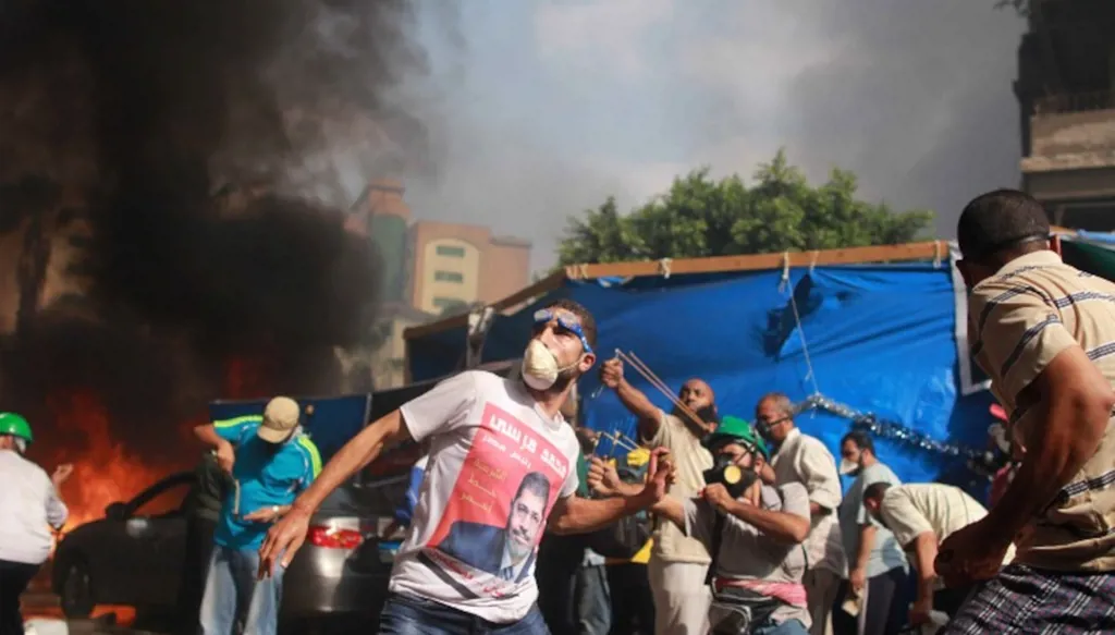 12 عاماً بعد سقوط حكمهم في مصر… تصدّعات داخل "الإخوان" وتدهور بدول الشّتات