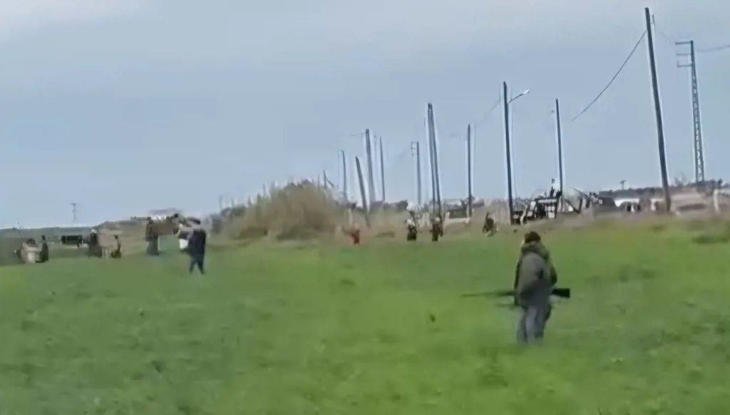 أنقذوا الطيور المهاجرة شمال لبنان... هواة ببنادق صيد وأسلحة حربية يمعنون في "قنصها" يومياً (فيديو وصور)