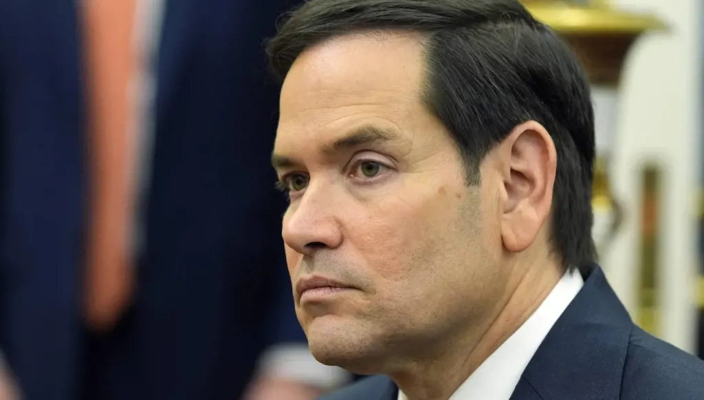 روبيو: إيران تحاول "أخذ العالم رهينة"