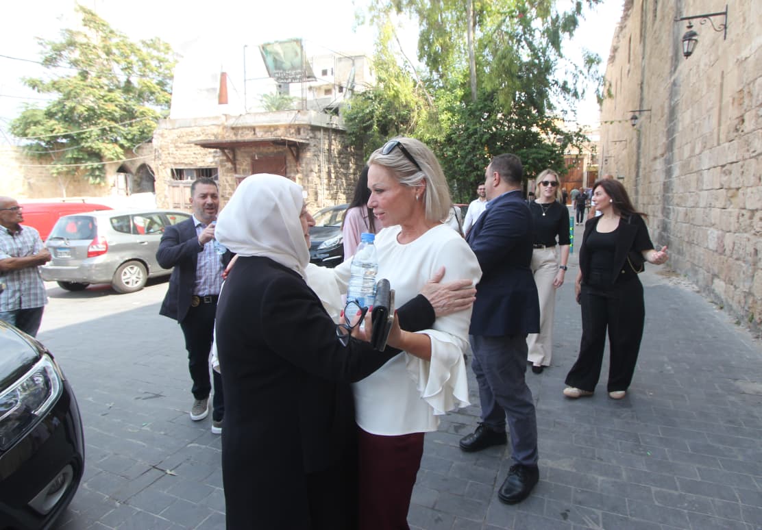 بلاسخارت والنائب الحريري في أحياء صيدا (النهار)