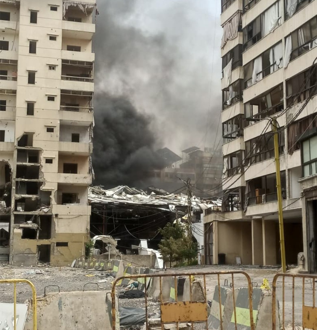 إسرائيل تستهدف مجمع سيد الشهداء في الضاحية الجنوبية (صورة متداولة).