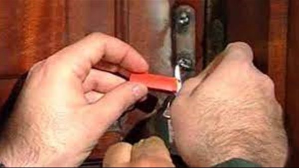 إقفال بالشمع الأحمر (إنترنت)