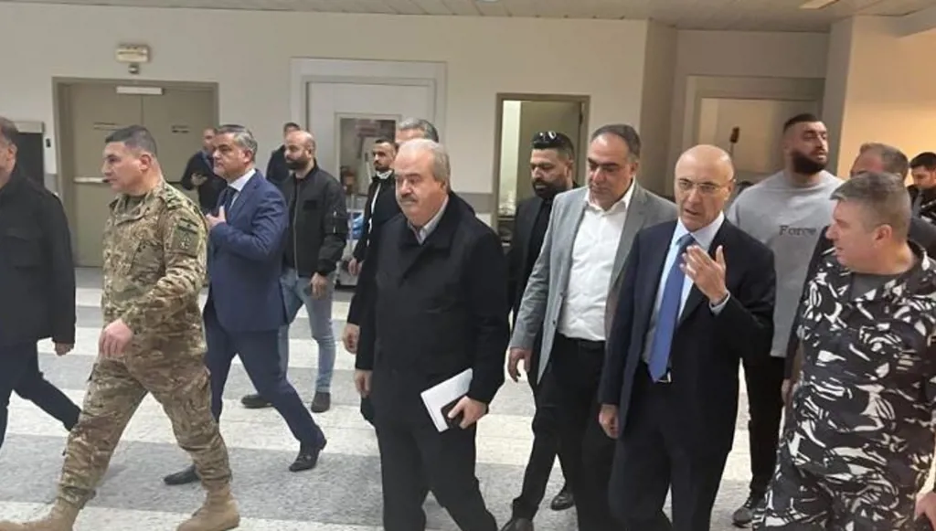 وزراء الداخلية والأشغال والمالية يتفقدون مطار بيروت للاطلاع على الإجراءات الأمنية واللوجستية المتخذة