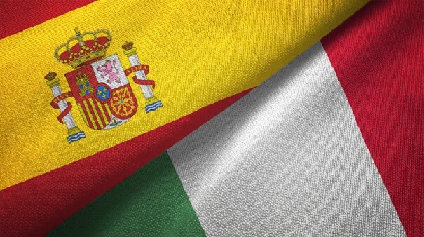 علما إسبانيا وإيطاليا (أرشيفية).