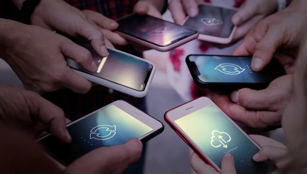 نقص الهيليوم يهدّد صناعة هواتف أيفون وأندرويد... فهل نعود إلى نوكيا؟