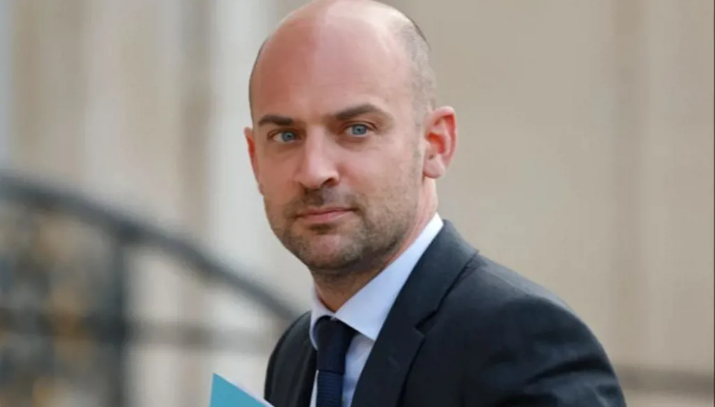 وزير الخارجية الفرنسي يصل دمشق في مستهل جولة إقليمية