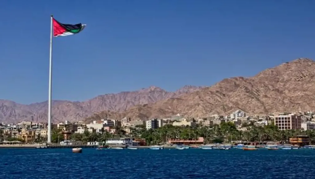 صواريخ إيرانية باتجاه العقبة... الأردن يسقط 3 صواريخ إيرانية وإسرائيل تعترض شظايا