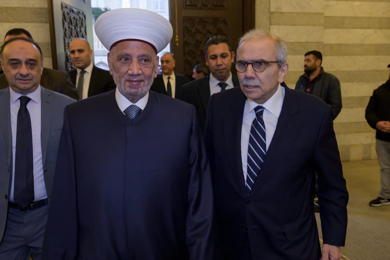 سلام والمفتي دريان (نبيل اسماعيل)