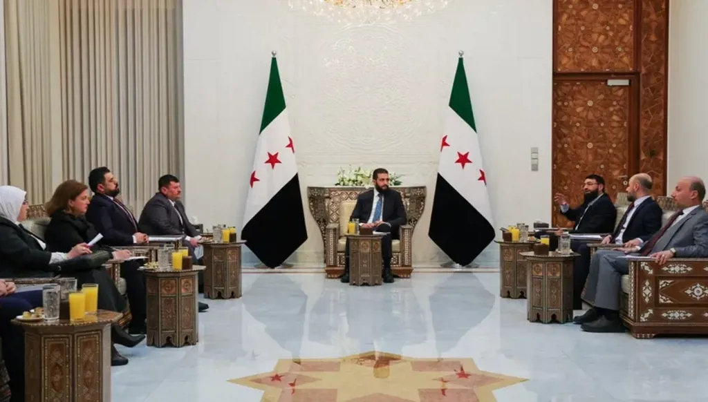 لجنة صوغ الإعلان الدستوري في سوريا: مهمة شكلية وتسريبات مريبة
