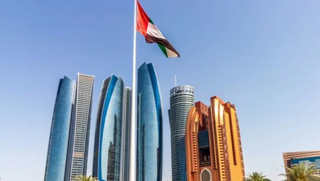 وزير الاستثمار الاماراتي: الخدمات المالية على رأس أولوياتنا