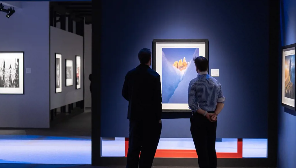 "إكسبوجر" 2025... 420 فناناً بصرياً عالمياً يجمعهم 98 معرضاً في الشارقة