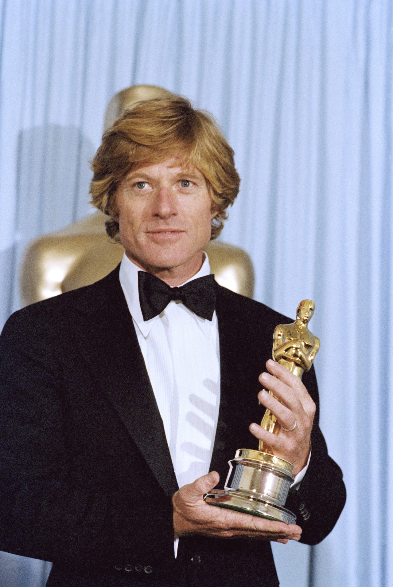 يوم فاز بـ“أوسكار“ أفضل مخرج عن ”أناس عاديون“.