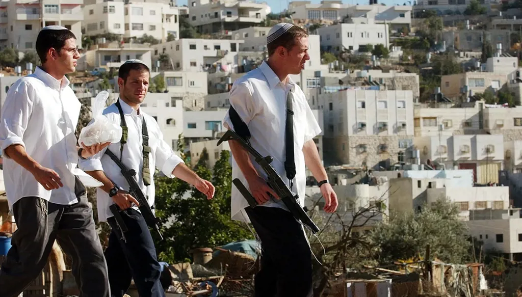 قوات إسرائيلية تقتحم بلدة في الضفة وتدمير 70 منشأة شمال القدس