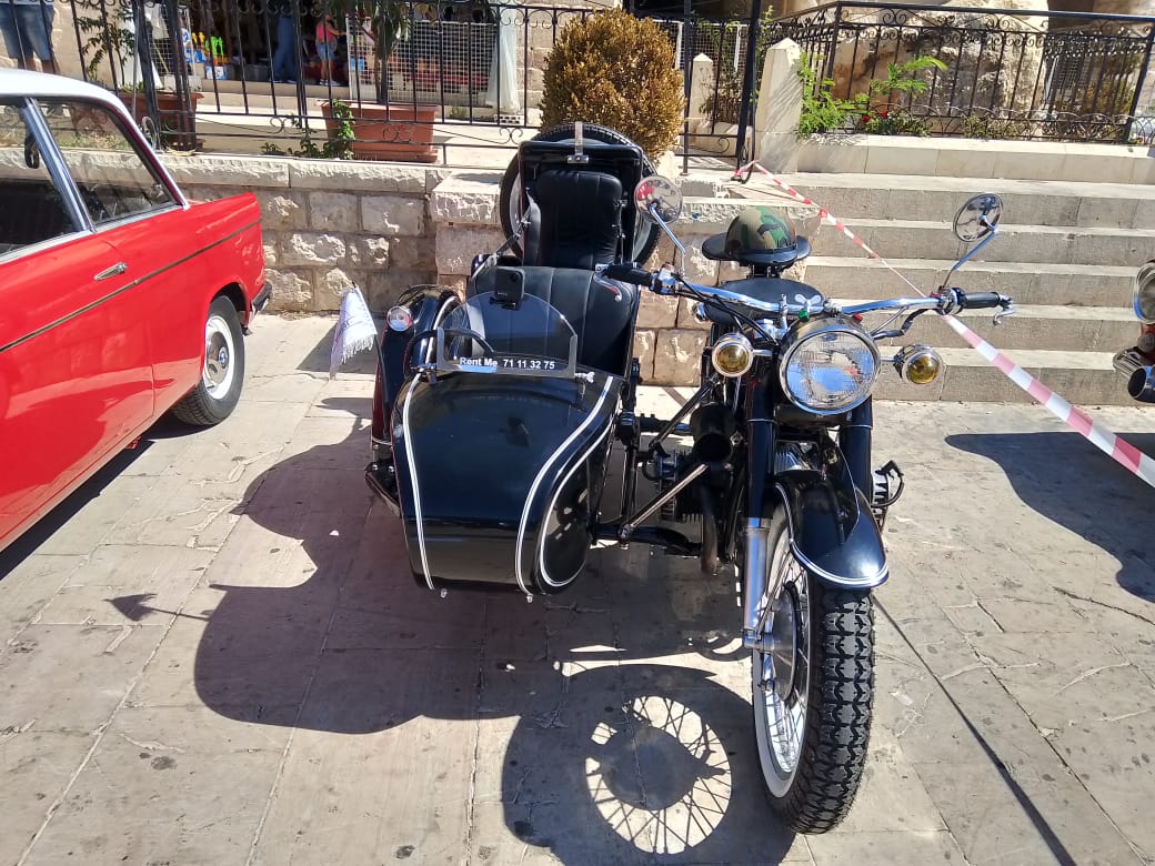 معرض السيارات الكلاسيكية  (النهار)