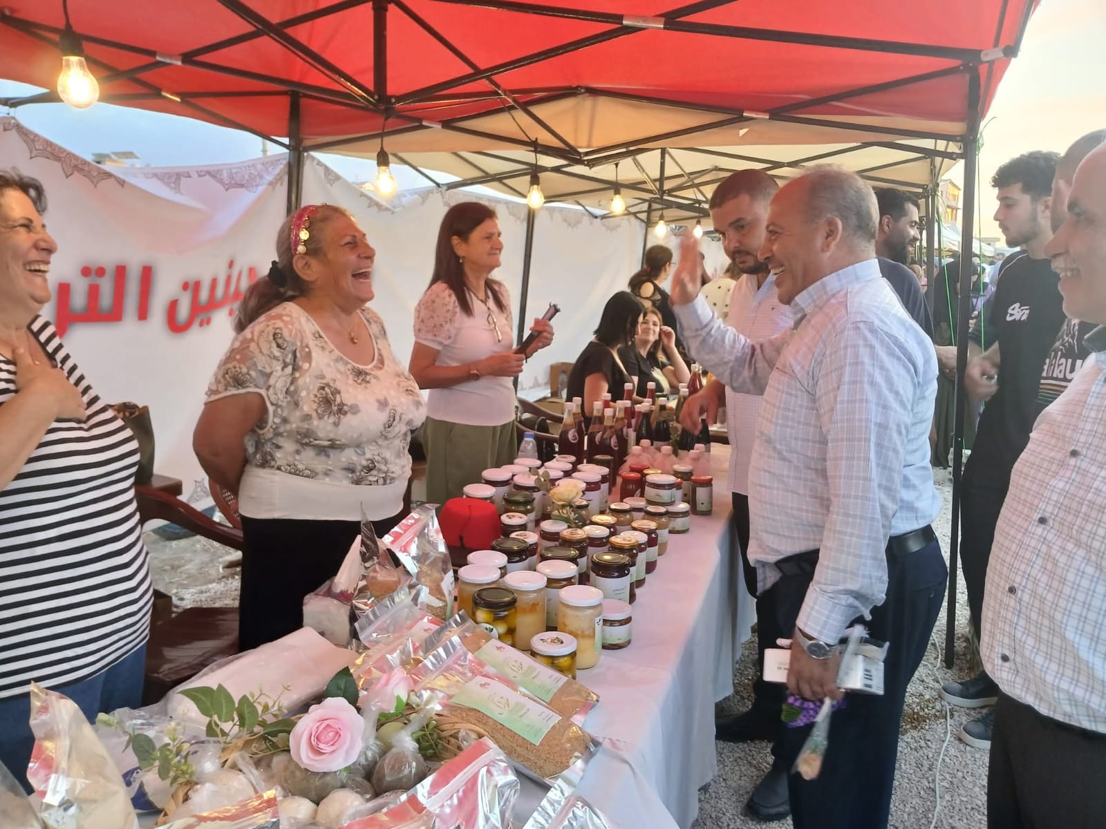 جولة على المعروضات.