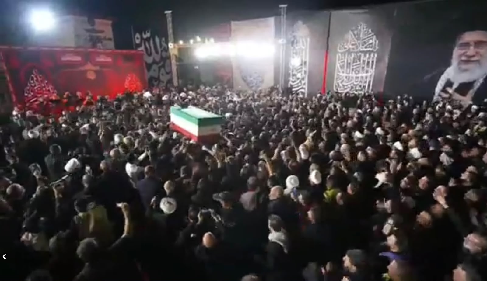 وصول نعش المرشد الإيراني علي خامنئي إلى مطار النجف (النهار).