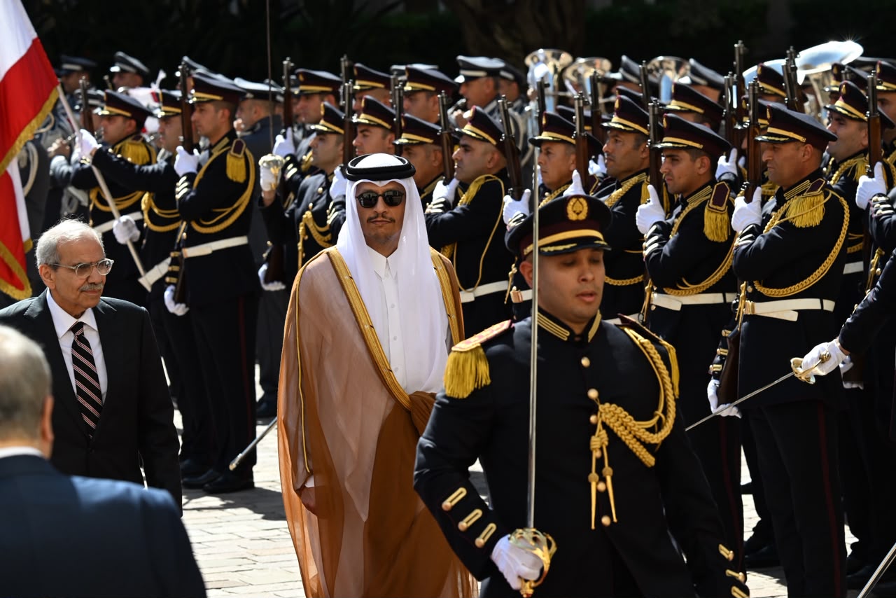 نواف سلام ورئيس وزارء قطر (حسام شبارو).