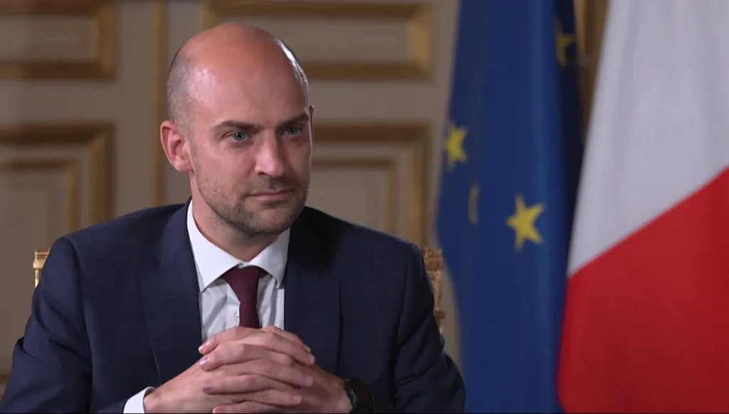 "دعم الجيش ونزع السلاح"... وزير الخارجية الفرنسي يبدأ جولة شرق أوسطية تشمل بيروت