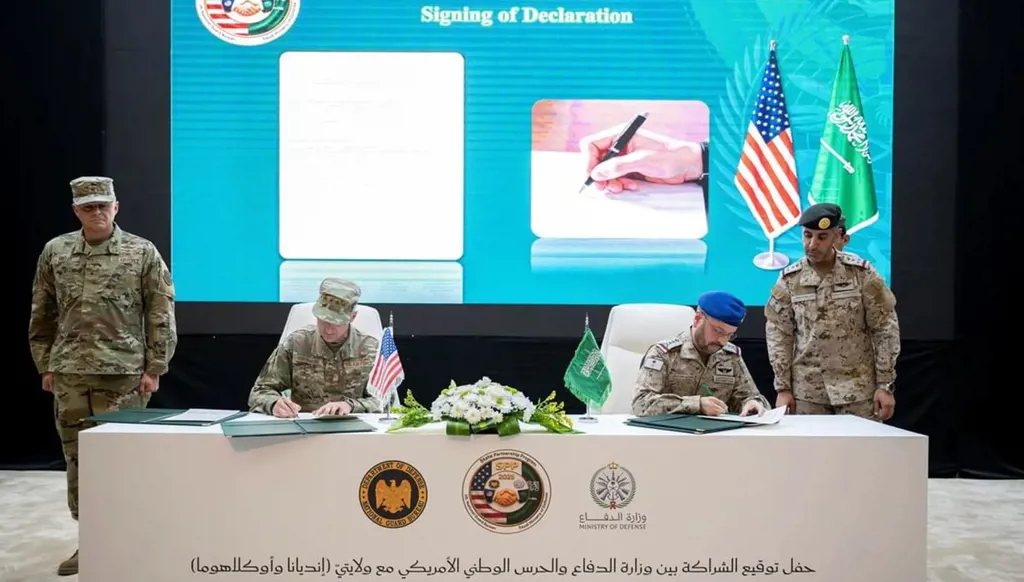السعودية والولايات المتحدة توقعان اتفاقية شراكة عسكرية