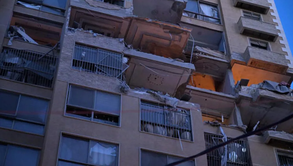 هل تُعرّض المجموعات المسلحة المدنيين للخطر؟