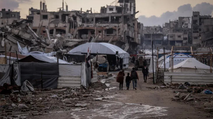 من غزة (مواقع).