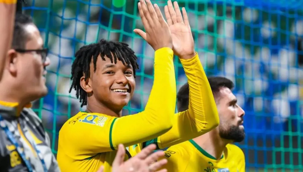 دوري روشن... التعاون يضم لاعب الاتحاد