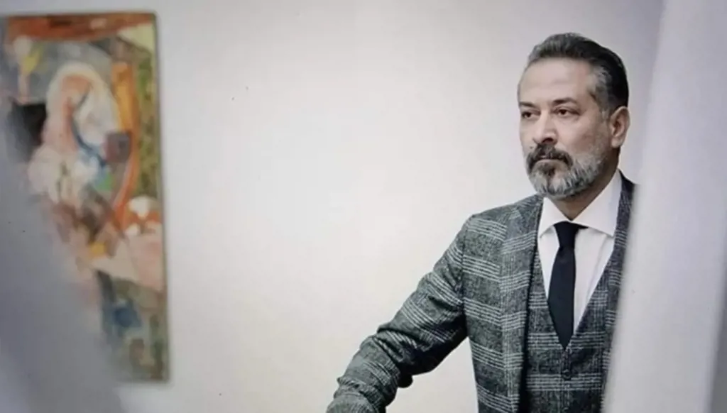 صورة لـ عبد المنعم عمايري في المستشفى بعد تعرّضه للضرب في سوريا