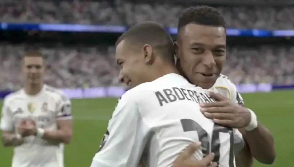 تعرف على المغربي عبد الرحيم أوحيدا الذي كرمه ريال مدريد وعانقه مبابي (فيديو)