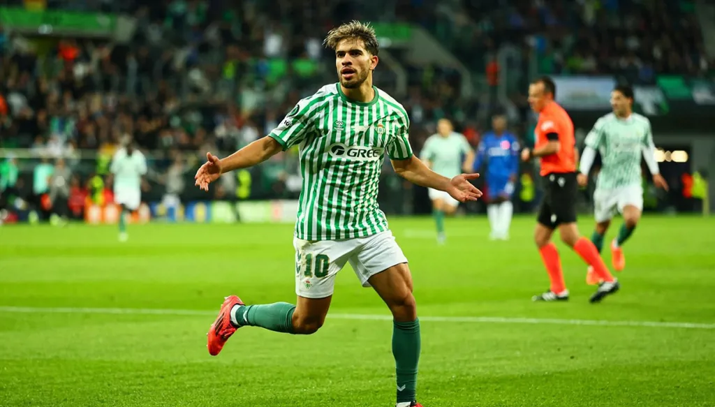 الزلزولي سلاح بيتيس الفتاك الذي ينتظر نداء برشلونة