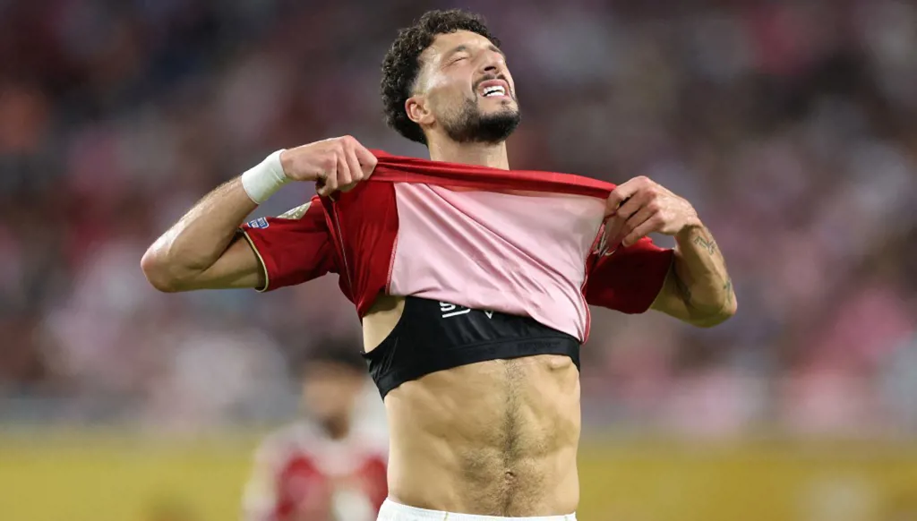 مهاجم الأهلي أبو علي يبدي عدم رضاه على التعادل مع إنتر ميامي