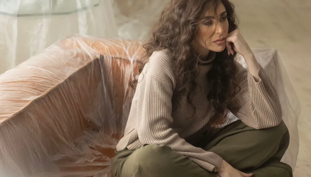 عبير نعمة في رحلة ذكريات بأغنية "صدّقني نسيتك" (فيديو)