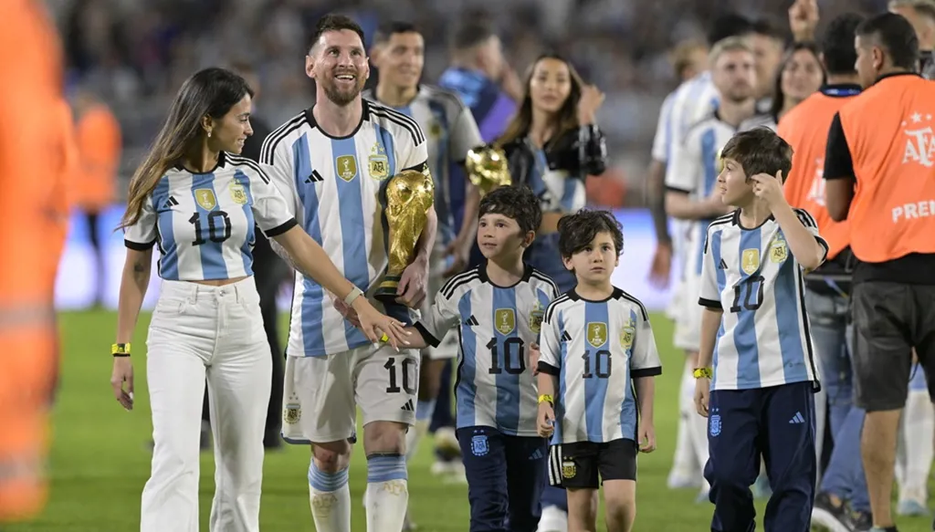 عائلة ميسي تجهّز "قنبلة" عالمية (فيديو وصور)